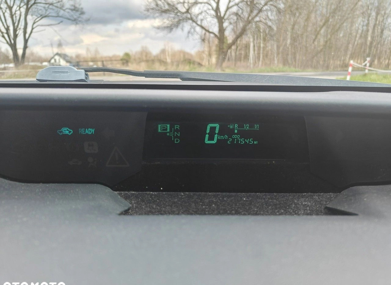Toyota Prius cena 10900 przebieg: 348100, rok produkcji 2005 z Karczew małe 172